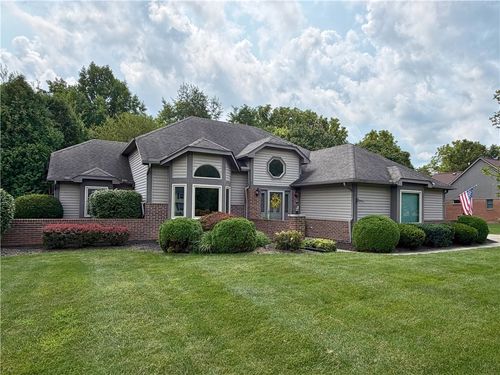 2244 Blackoak Dr, Troy, OH, 45373-9520 | Card Image