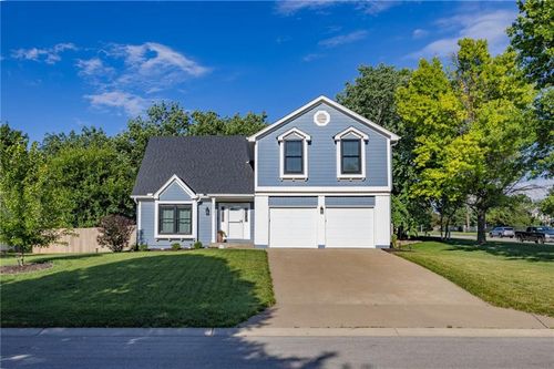 5421 Mccoy St, Shawnee, KS, 66226-2639 | Card Image