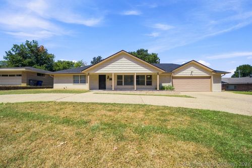 1746 S Erie Pl, Tulsa, OK, 74112-6928 | Card Image