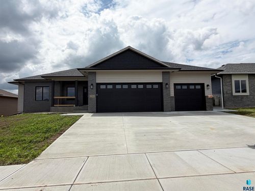 2901 S Dunraven Ave Avenue, Sioux Falls, SD, 57110 | Card Image