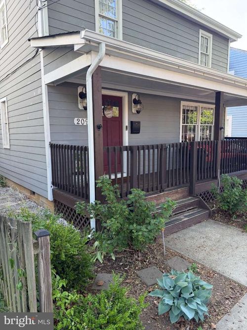 209 Prince Edward St, FREDERICKSBURG, VA, 22401-6034 | Card Image