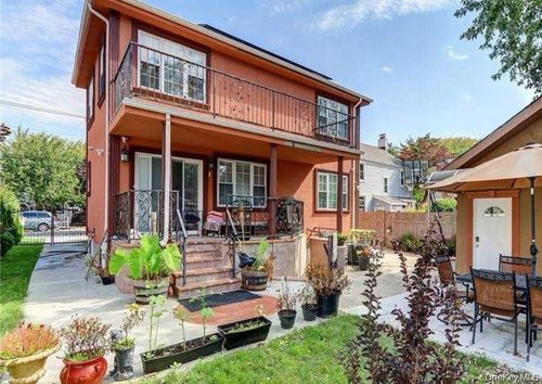 9270 224th St, Queens Village, NY, 11428-1945 | Card Image