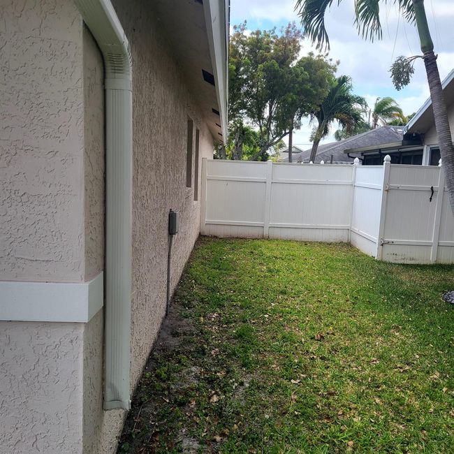6374 Robinson St, House other with 2 bedrooms, 2 bathrooms and null parking in Jupiter FL | Image 20