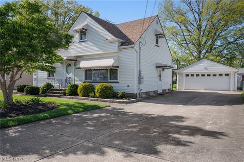 30401 Harrison St, Willowick, OH, 44095-4823 | Card Image