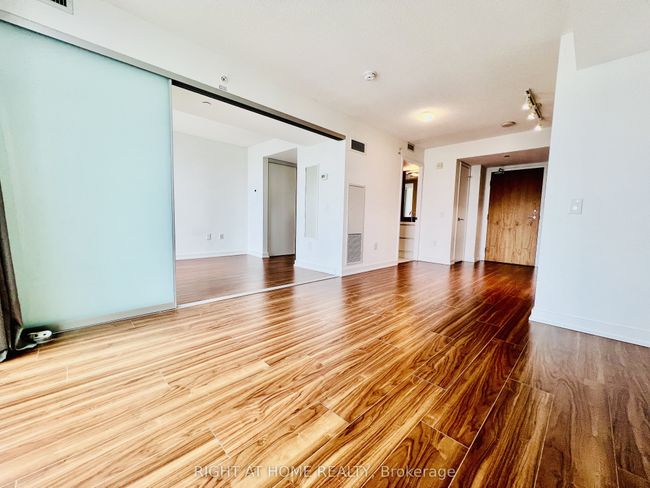 1109 - 85 Queens Wharf Rd, Condo with 1 bedrooms, 1 bathrooms and null parking in Toronto ON | Image 16