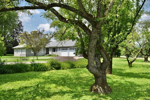 5 Red Bird Ln, Lakeville, CT, 06039-2216 | Card Image