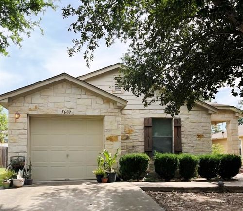 5607 Apple Orchard Ln, Austin, TX, 78744-3104 | Card Image