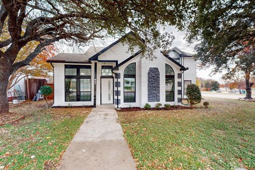 827 Astaire Ave, Duncanville, TX, 75137-4715 | Card Image
