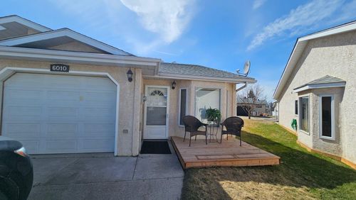 6010 58 A Street, Home with 1 bedrooms, 1 bathrooms and 2 parking in Rocky Mountain House AB | Card Image