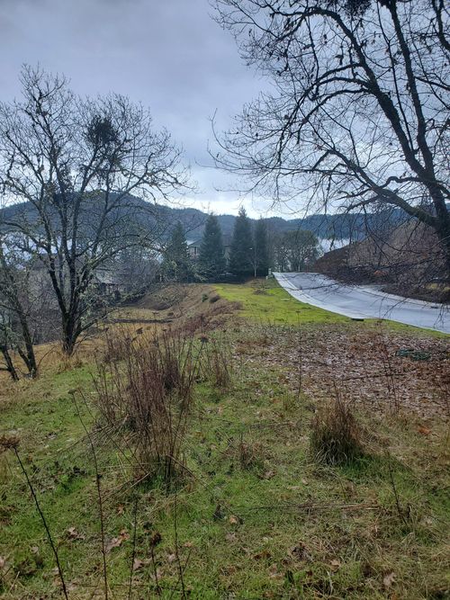 2233 Linden Ln, Grants Pass, OR, 97527-5293 | Card Image