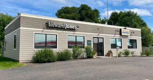 803 Fairfax St, Altoona, WI, 54720-1165 | Card Image