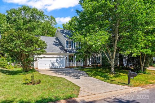 7029 Scuppernong Ct, Charlotte, NC, 28215-8318 | Card Image