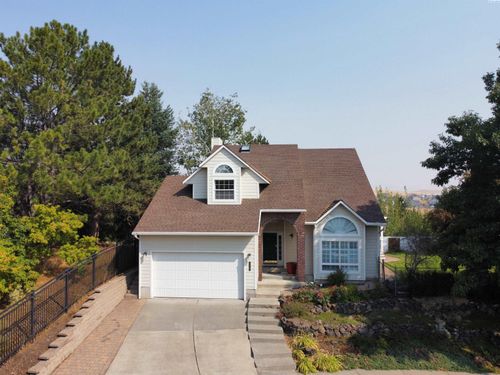 320 Nw Brandon Dr, Pullman, WA, 99163-3674 | Card Image
