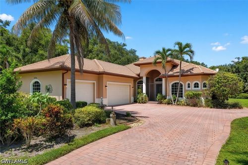 5771 Dogwood Way, NAPLES, FL, 34116-4907 | Card Image