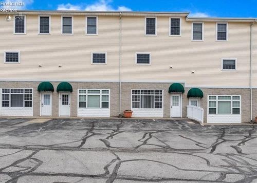 107 Legends Ln, Marblehead, OH, 43440-3066 | Card Image