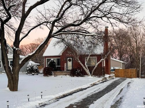 2620 Fondulac Dr, East Peoria, IL, 61611-2221 | Card Image