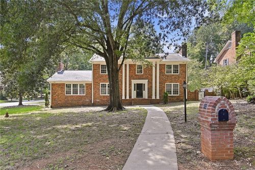 33 Kemp Rd E, Greensboro, NC, 27410-6077 | Card Image