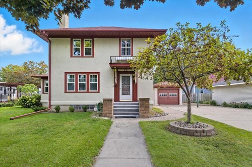 611 W Lyon Ave, Lake City, MN, 55041-1653 | Card Image