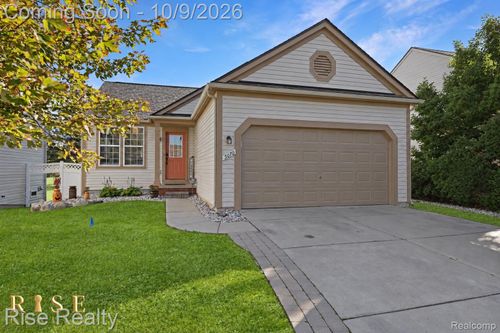 5070 Meadow Crest Cir, Holly, MI, 48442-9341 | Card Image