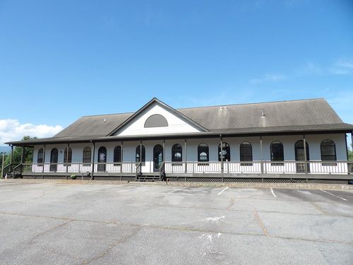 325 Big Sky Dr, Hiawassee, GA, 30546-2243 | Card Image