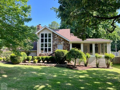 1804 Deerwood Dr, Jonesboro, AR, 72404-7717 | Card Image