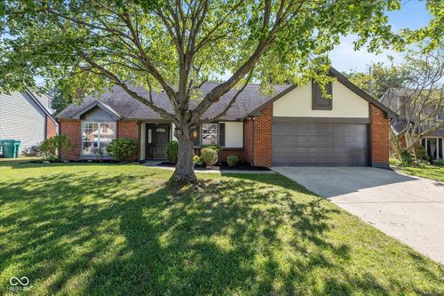 935 Johnathan Dr, Plainfield, IN, 46168-2380 | Card Image