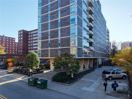 ph2-552 N Neville St, Oakland, PA, 15213-2831 | Card Image
