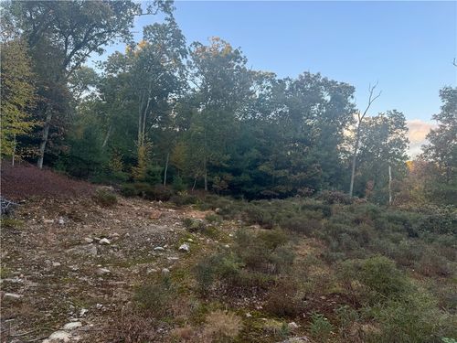 225 Matteson Rd, Hope, RI, 02831-1602 | Card Image