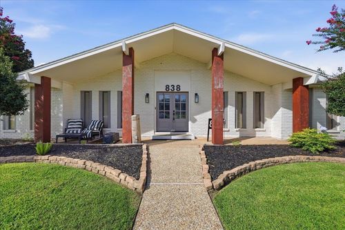 838 Texas Ave, Port Neches, TX, 77651-4206 | Card Image