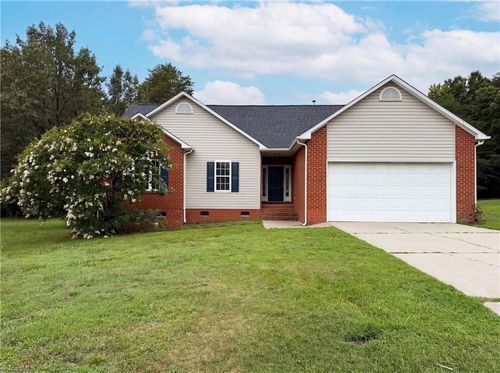 4100 Birchgarden Dr, High Point, NC, 27265-8013 | Card Image