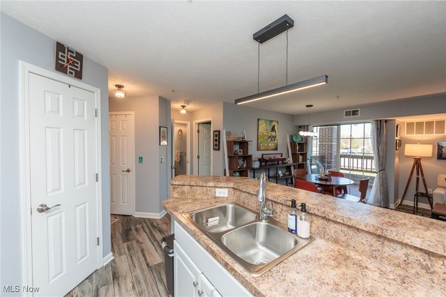 APT-225 - 23004 Chandlers Ln, Condo with 2 bedrooms, 2 bathrooms and null parking in Olmsted Falls OH | Image 18