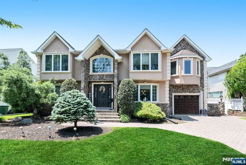 469 Nevada St, Paramus, NJ, 07652-5621 | Card Image