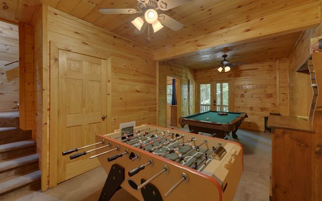 890 Mountain Lake Cir, Home with 3 bedrooms, 3 bathrooms and null parking in Blue Ridge GA | Image 4