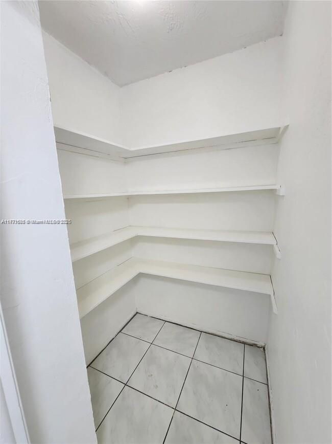 857 W 79 Th Pl, House other with 3 bedrooms, 4 bathrooms and null parking in Hialeah FL | Image 19