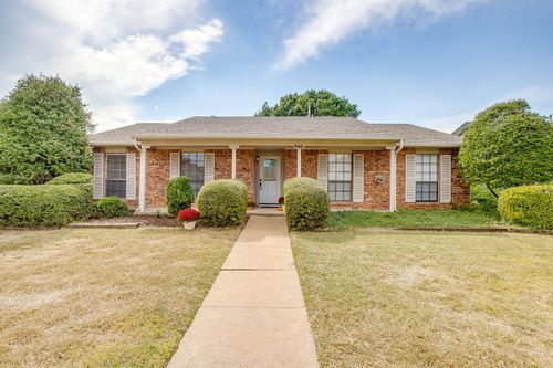 940 Grand Teton Dr, Plano, TX, 75023-7104 | Card Image