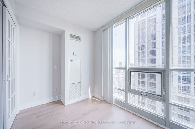 3406 - 763 Bay St, Condo with 2 bedrooms, 1 bathrooms and 1 parking in Toronto ON | Image 23