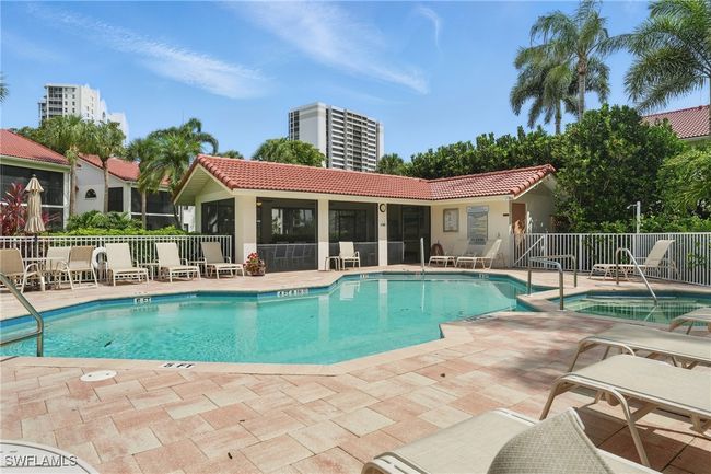 547 Serendipity Dr, Condo with 3 bedrooms, 2 bathrooms and null parking in NAPLES FL | Image 18