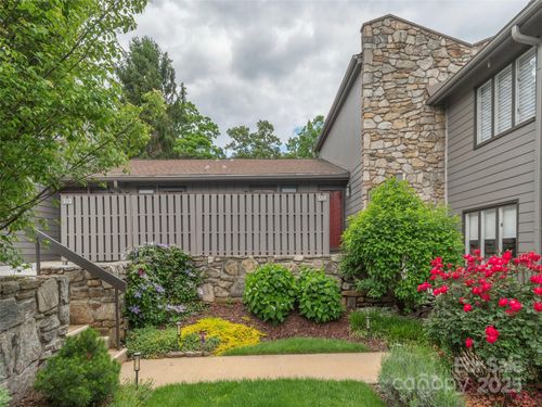 514 Crowfields Ln, Asheville, NC, 28803-3299 | Card Image