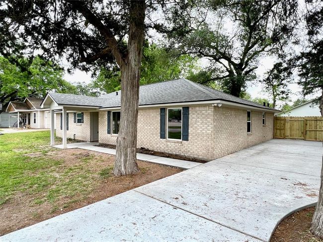 813 Cedar Lawn Dr, House other with 3 bedrooms, 2 bathrooms and null parking in Alvin TX | Image 23