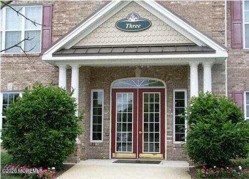 330 Sophee Ln, Lakewood, NJ, 08701-6283 | Card Image