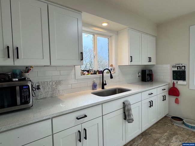 262 W Main St, Home with 5 bedrooms, 0 bathrooms and null parking in Alsea OR | Image 7