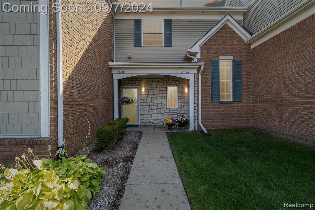 Monarch Dr, Shelby Township, MI 48316