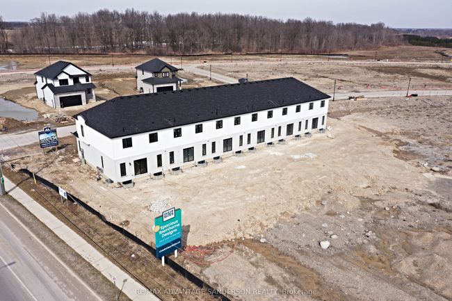 209 Bowman Dr, House attached with 3 bedrooms, 3 bathrooms and 1 parking in Ilderton ON | Image 14