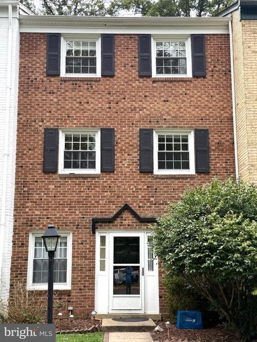 14805 Maidstone Ct, CENTREVILLE, VA, 20120-1831 | Card Image