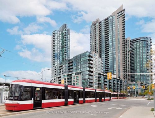 2812-215 Fort York Blvd, Toronto, ON, M5V4A2 | Card Image