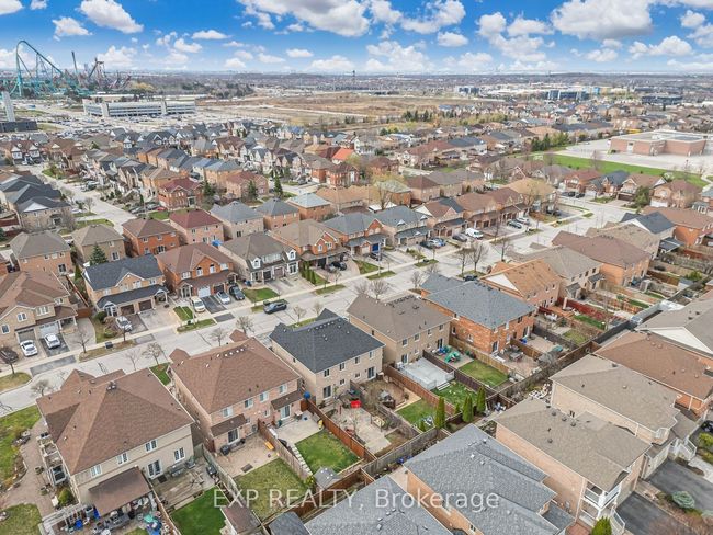 16 La Pinta St, House attached with 3 bedrooms, 3 bathrooms and 2 parking in Maple ON | Image 44