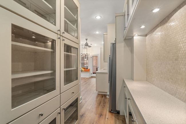 APT-2 - 76 Marshal St, Condo with 3 bedrooms, 2 bathrooms and 1 parking in Brookline MA | Image 19