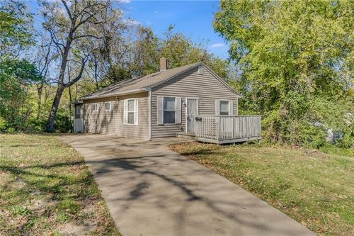 4132 Spruce Ave, Kansas City, MO, 64130-1552 | Card Image