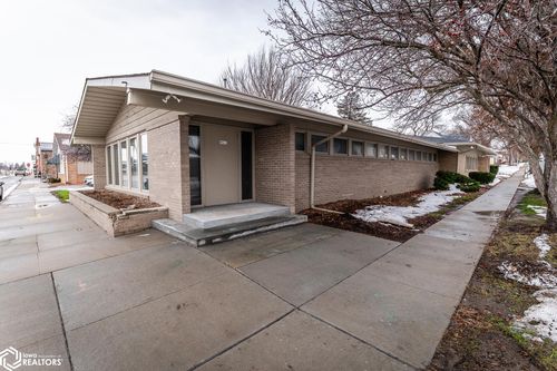 105 N Church St, Conrad, IA, 50621-7714 | Card Image