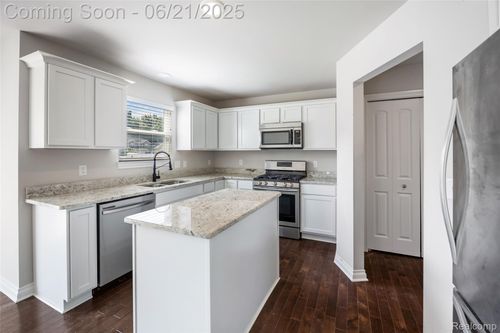 2090 Gunnison Ln, Monroe, MI, 48162-9521 | Card Image